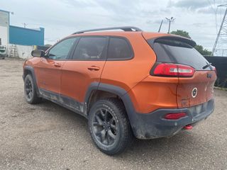 2016 Jeep Cherokee Trailhawk - Exterior Rear Left Corner Image